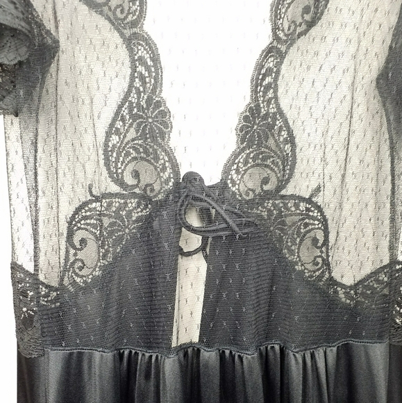 Vintage Patricia Black Lace Nightgown & Robe Set Gothic Morticia Wednesday Style - Picture 10 of 13